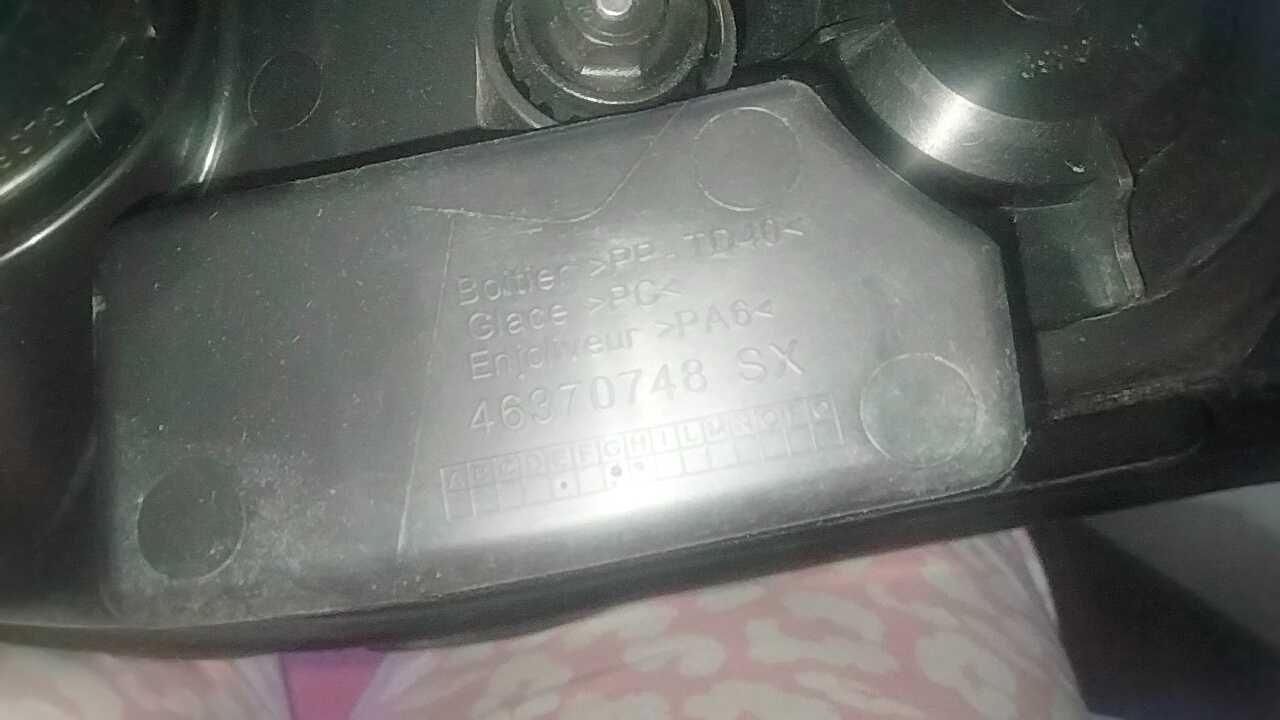 Farol Peugeot 206+