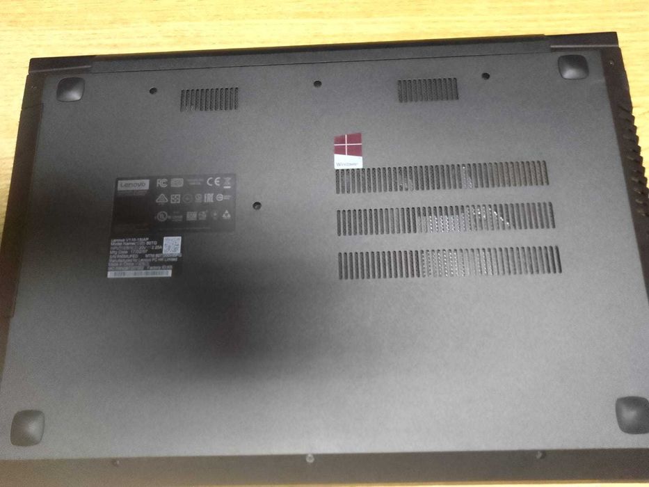 Portátil Lenovo V110