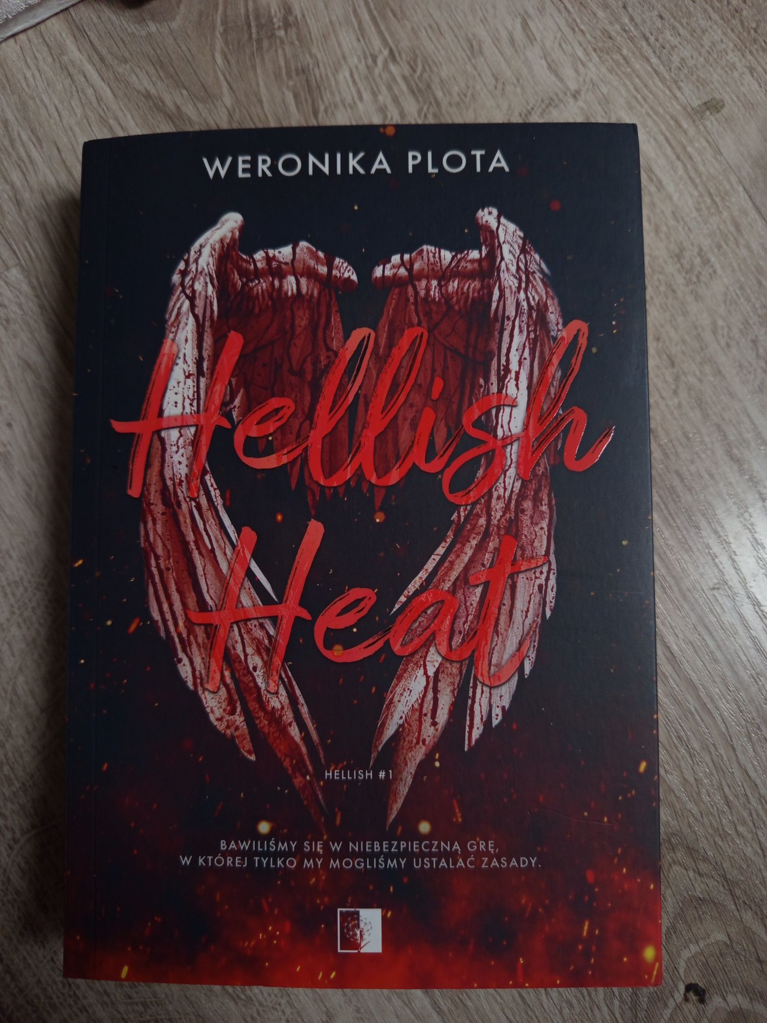 Hellish heat Weronika plota