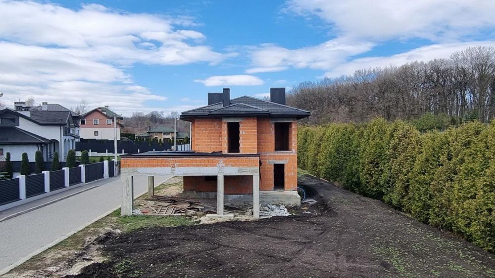 Продаж  окремостоячого  будинку  в затишному місці  с. Зубра біля лісу