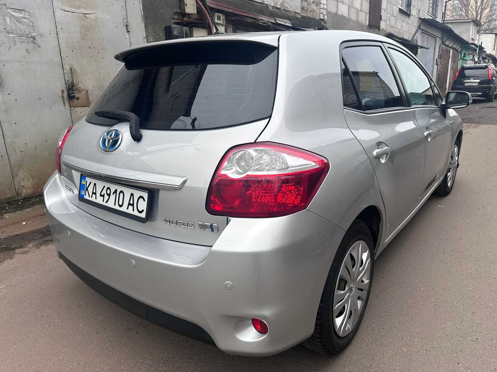 СРОЧНО! Продам авто Toyota Auris HYBRIT 2011р. в максимальній компл.!