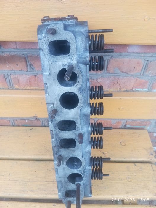 Головка УАз в доброму стані не шліфована клапана протерті.