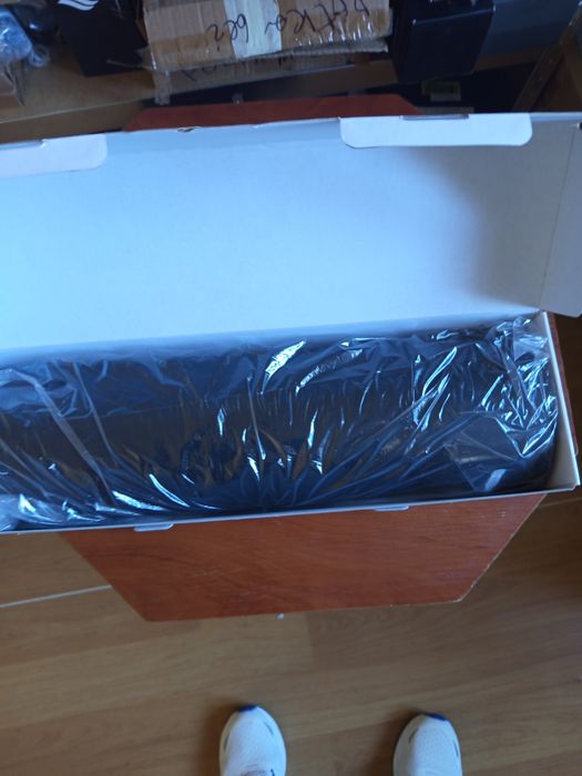 Podkładka na biurko z bezprzewodowym ładowaniem