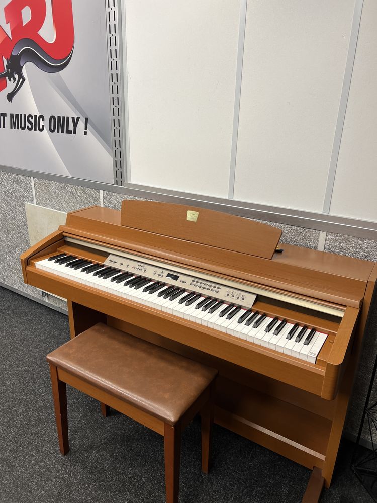 Цифрове піаніно Yamaha Clavinova CLP 230
