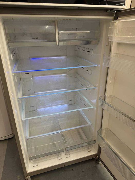 Холодильник Vestfrost