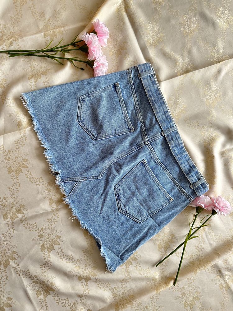 Dżinsowa Jeansowa spódniczka mini z ozdobnym paskiem Sinsay rozmiar 42