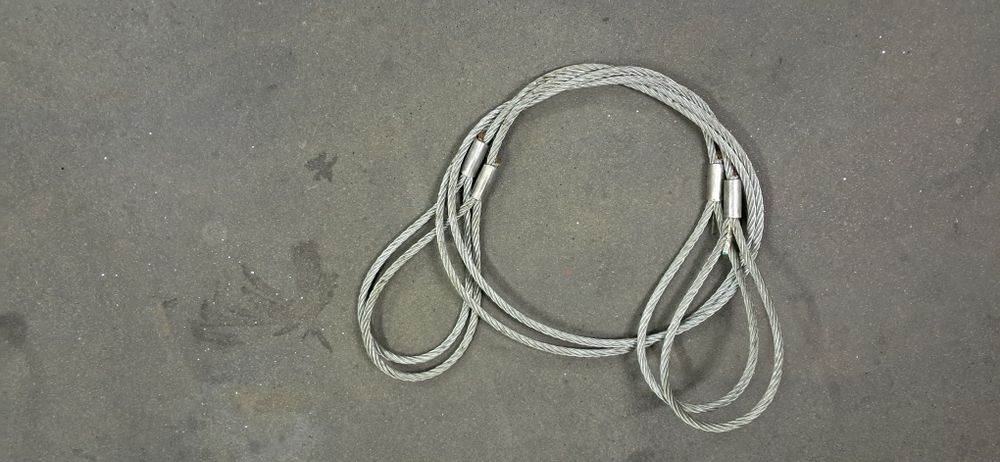 Lina stalowa z oczkami