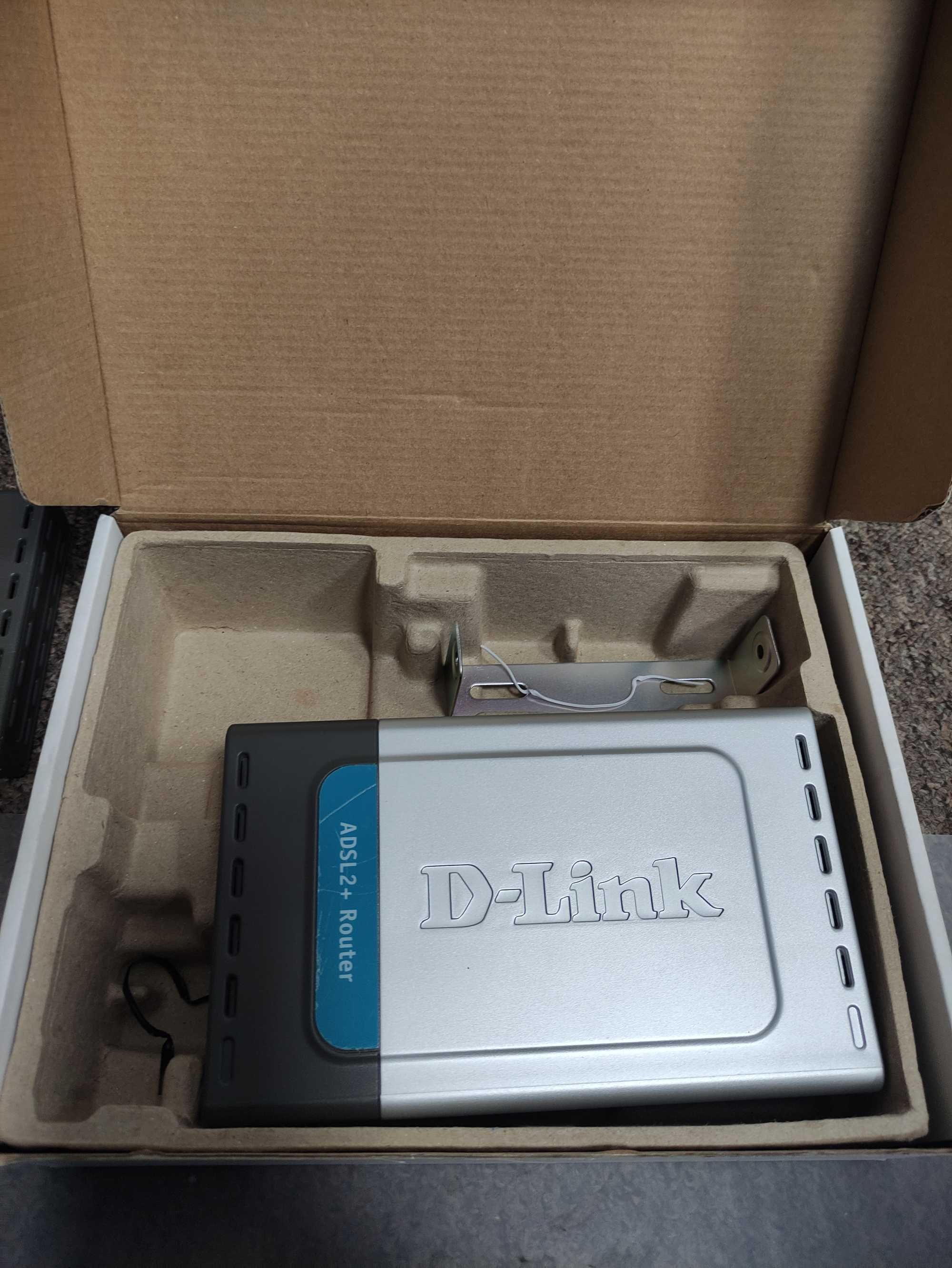 Ruter D-Link + switch D-Link