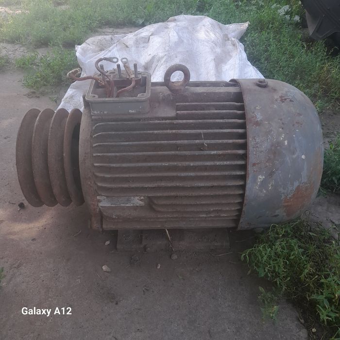 Прадам мотор 11 кв 1450 оборотів.