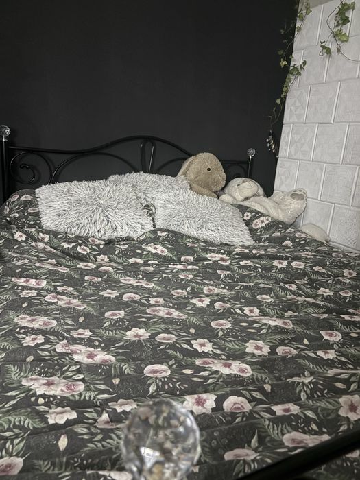 Łóżko praktycznie nowe