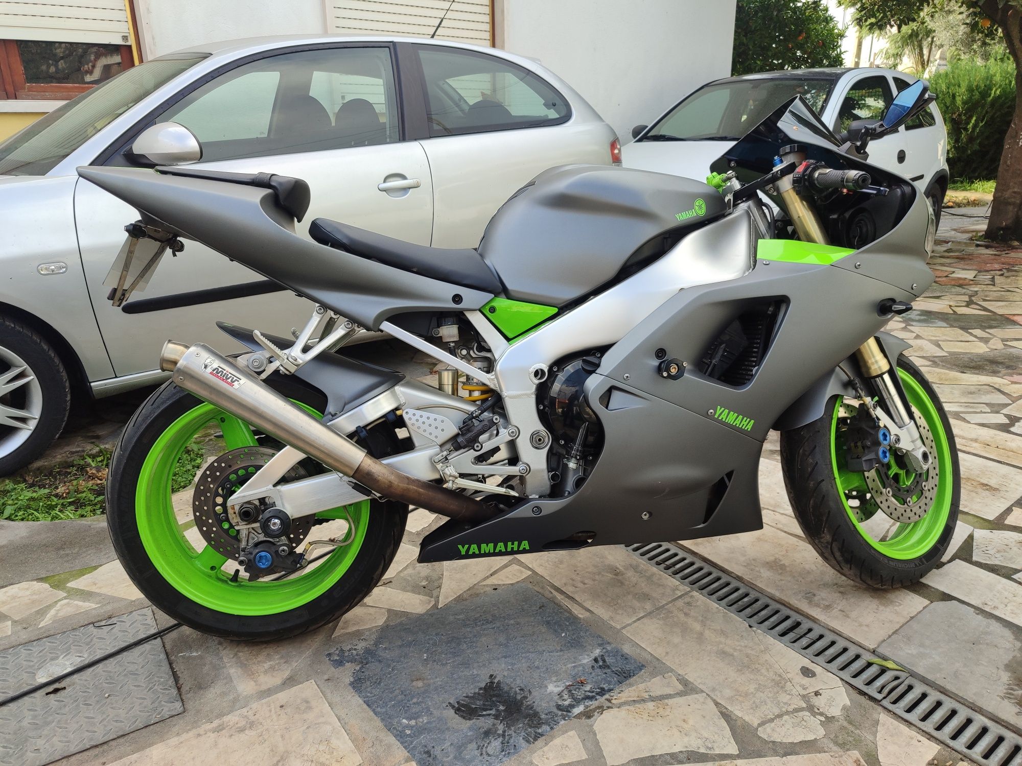 Yamaha YZF R1 R413