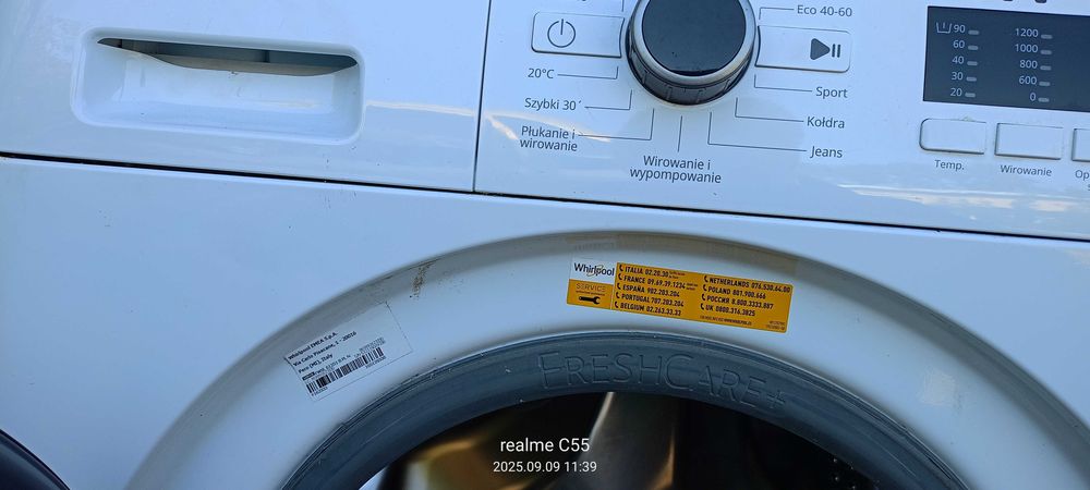 SPRZEDAM  pralkę whirlpool 6kg. 1200obr. 4letnią