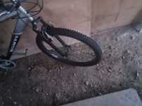 Bicicleta em bom estado o que eu falo tava em bicicleta só na pintura