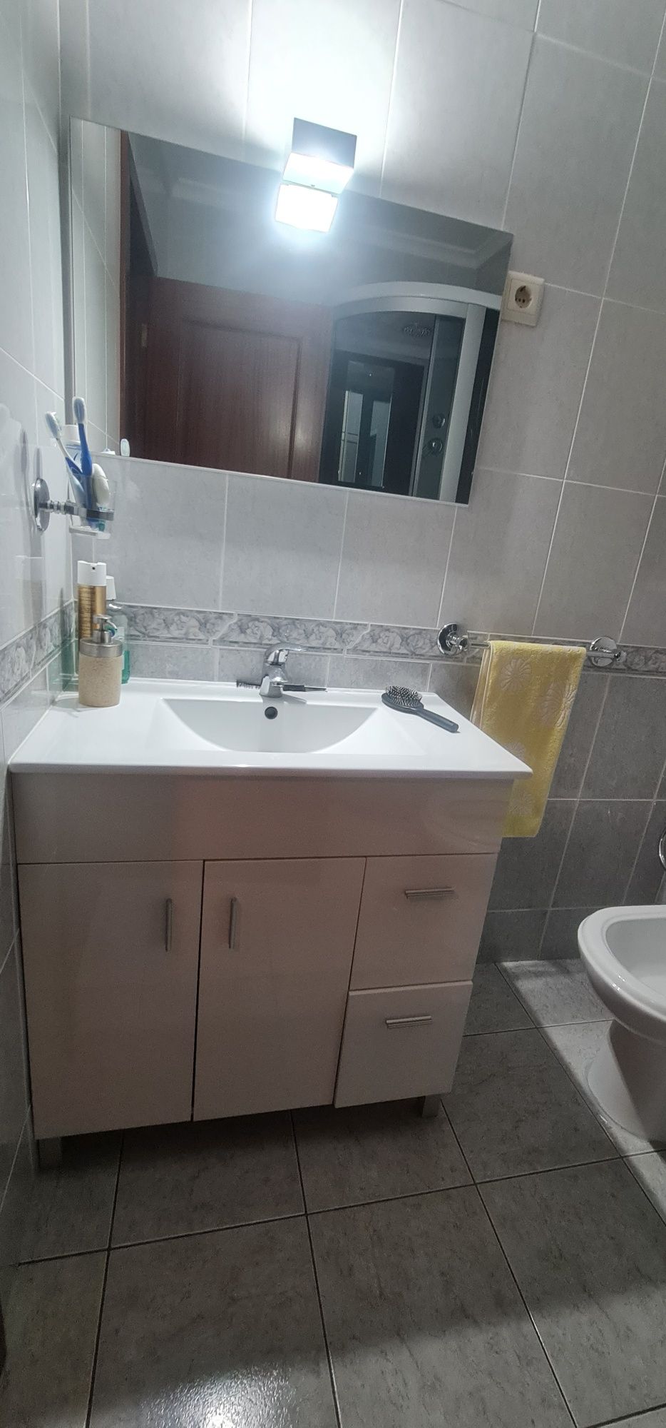 Apartamento T2 com garagem
