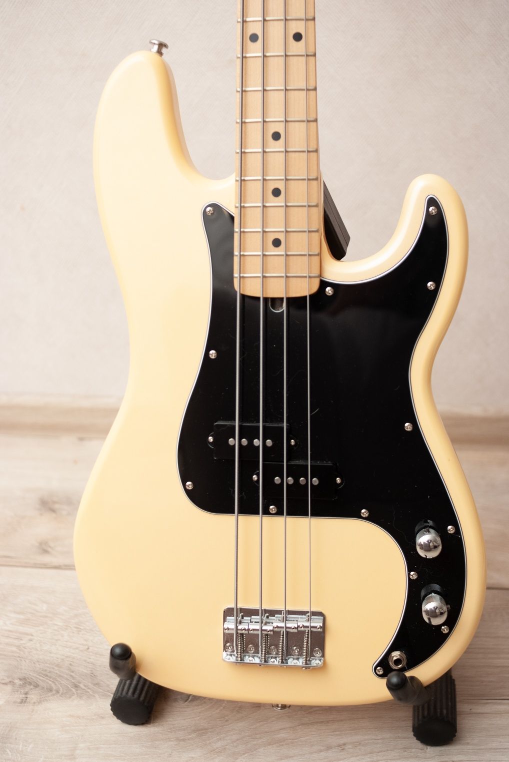 Бас гитара Precision Bass Custom