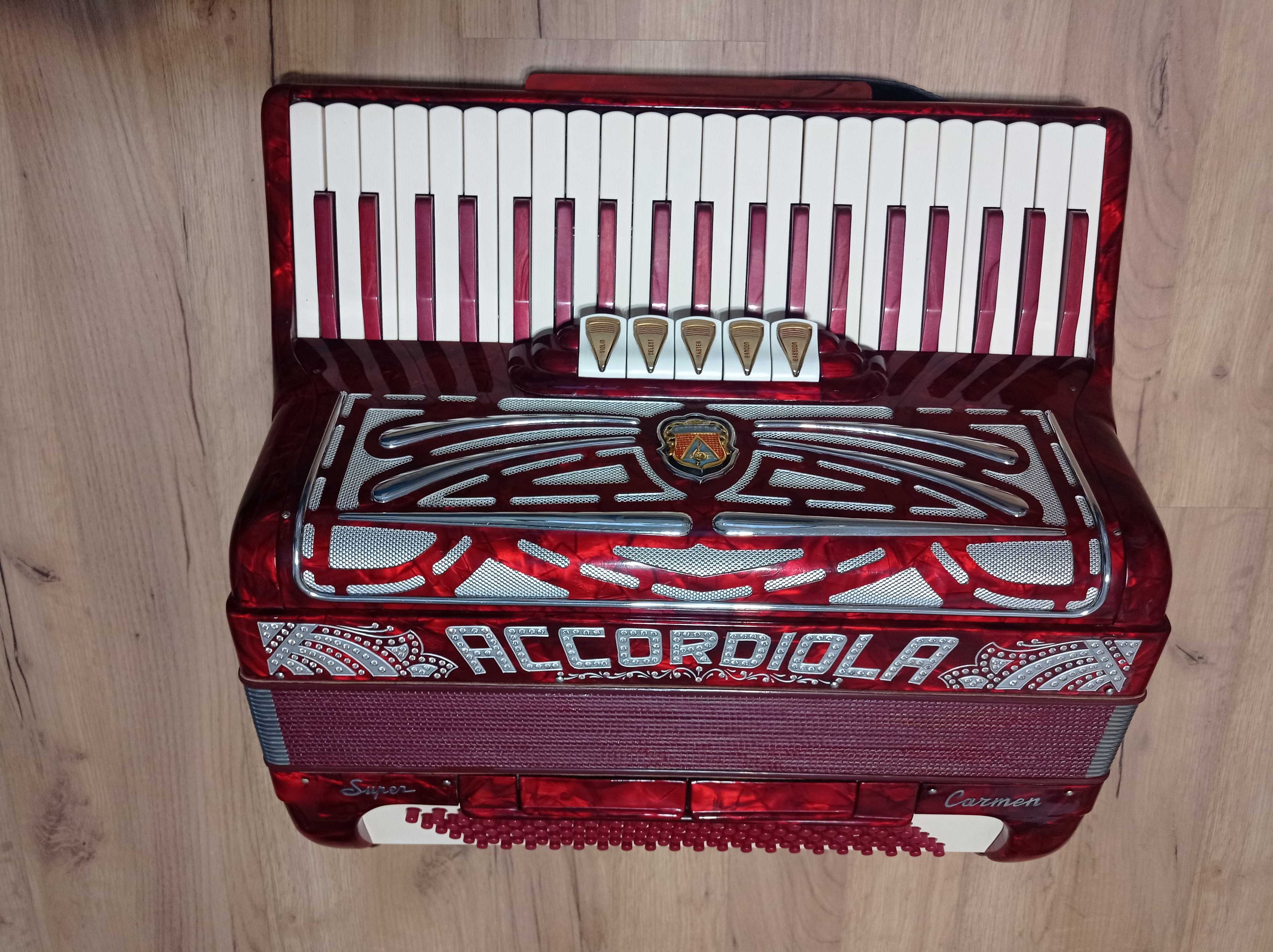 Akordeon  ACCORDIOLA  Super CARMEN  4 chory + MUSETTE