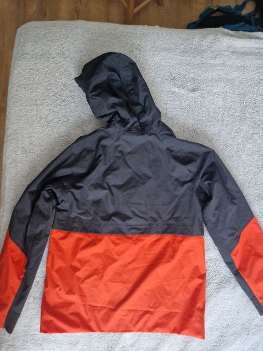 Kurtka przeciwdeszczowa rozm. 151-160 cm