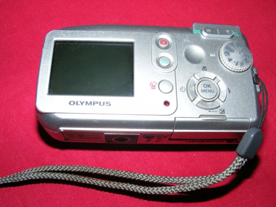 Фотоаппарат цифровой " Olympus C-480 Zoom".
