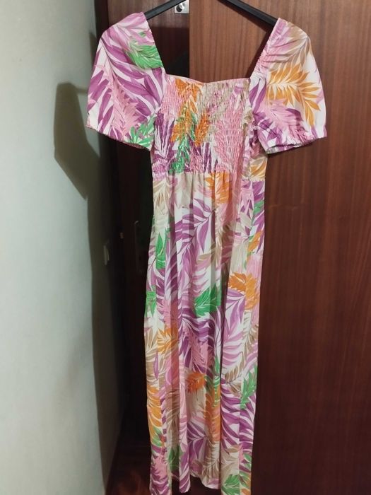 Vestido comprido novo nos tons rosa