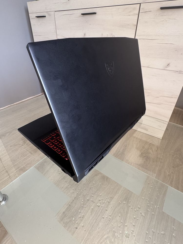 MSI GF66 Katana 144hz, i5 11400H, RTX 3060, 16gb ram, 500gb ssd