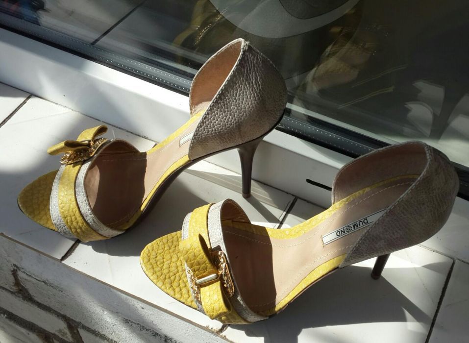 Босоніжки , туфлі , босоножки, мешти