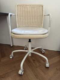 Fotel obrotowy wiklinowy IKEA Gregor biały / krzesło do biurka