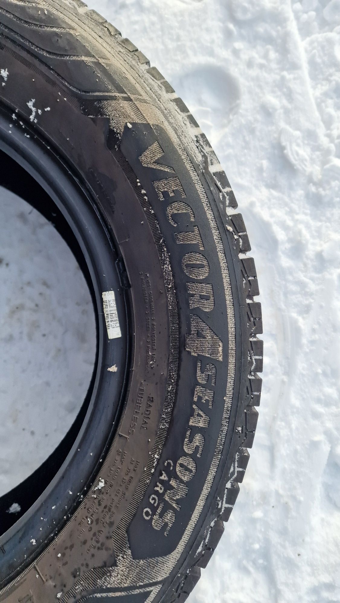 Opona 215/65R15C Goodyear Vector. Całoroczna. Pojedyncza. Wysyłamy