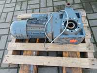 Motoreduktor lenze 1,5kw 32 obr/min oś 40mm z hamulcem