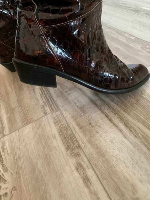 Шкіряні жіночі чоботи-козаки бордового кольору (Італія).Розмір 41.