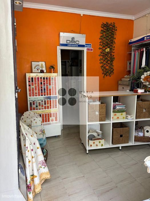 Arrenda/Trespasse loja Retrosaria, excelente localização.