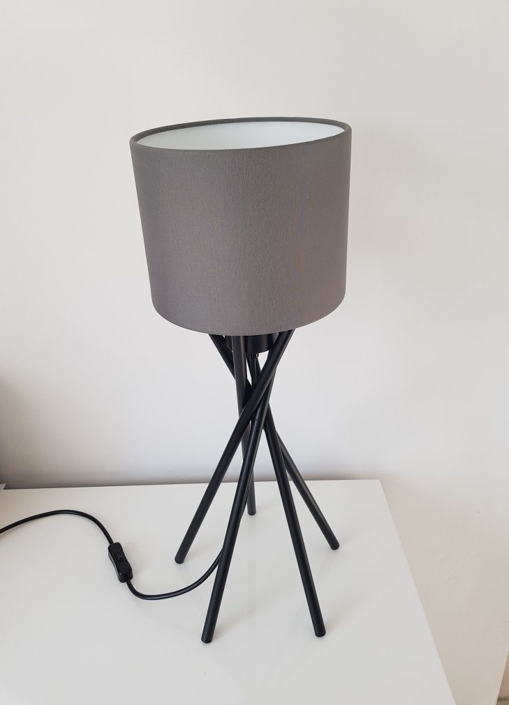 Lampa  stojąca metalowa
