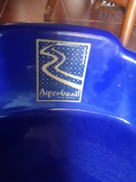 Trenó para neve com travões e volante