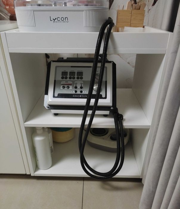 Szafka kosmetyczna / pomocnik