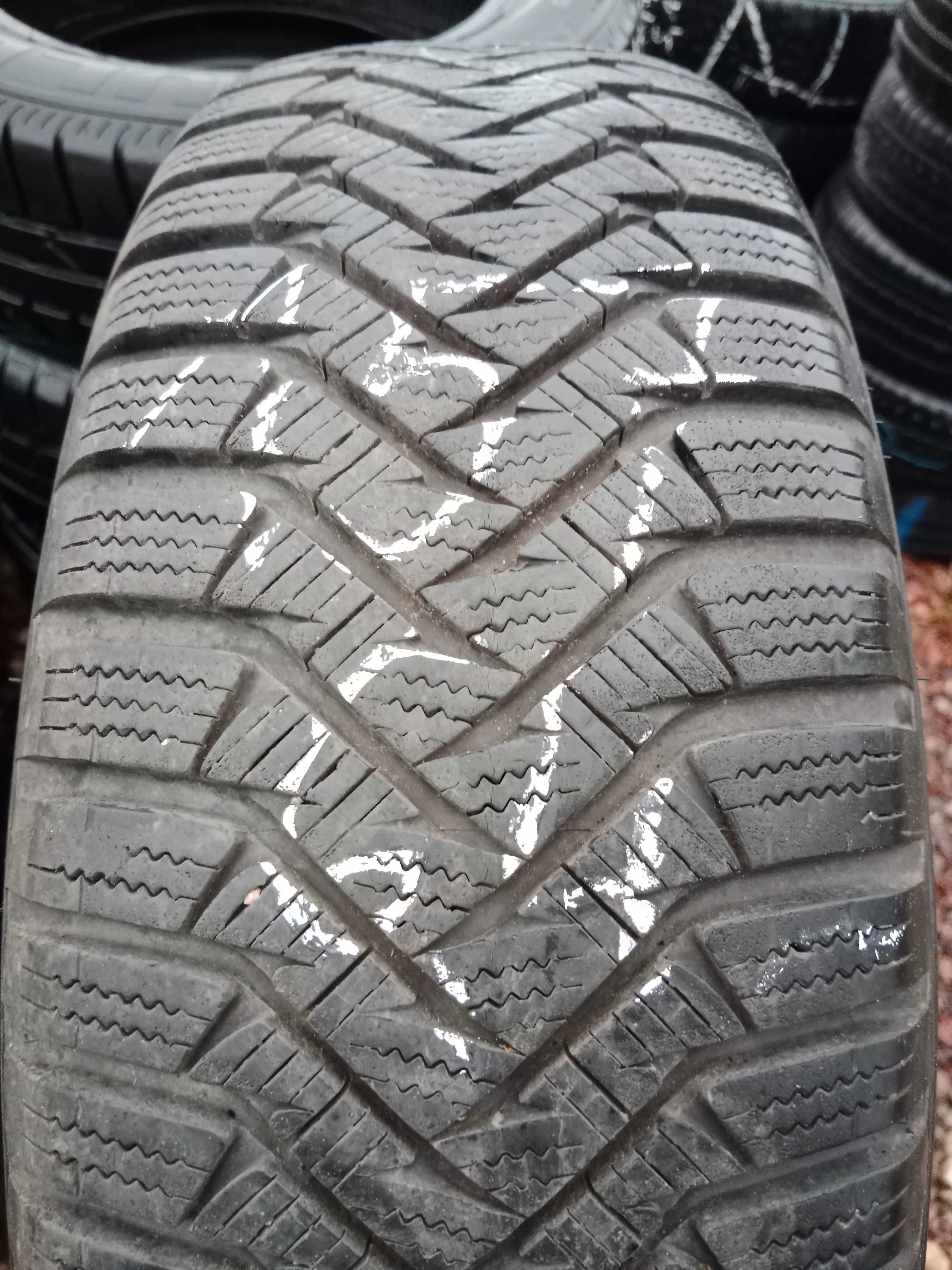 Opona używana zimowa 195/65R15 Laufen Fit 1szt.