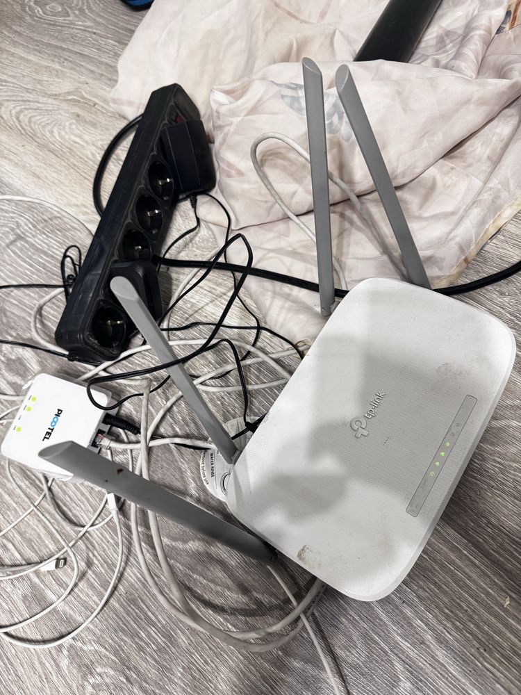 Роутер гиговый на 4 антены Tp-link суперовый ловит и передает класно