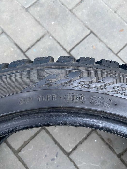 225/45 R18 Nokian Hakkapeliitta 9 шип зимові шини 2шт