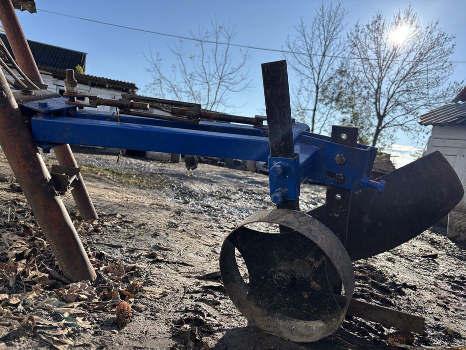 Плуг однокорпусний для мотоблока / мототрактора