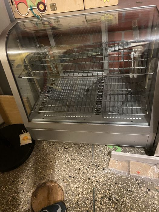 Spezedam witryne gastronomiczną tanio