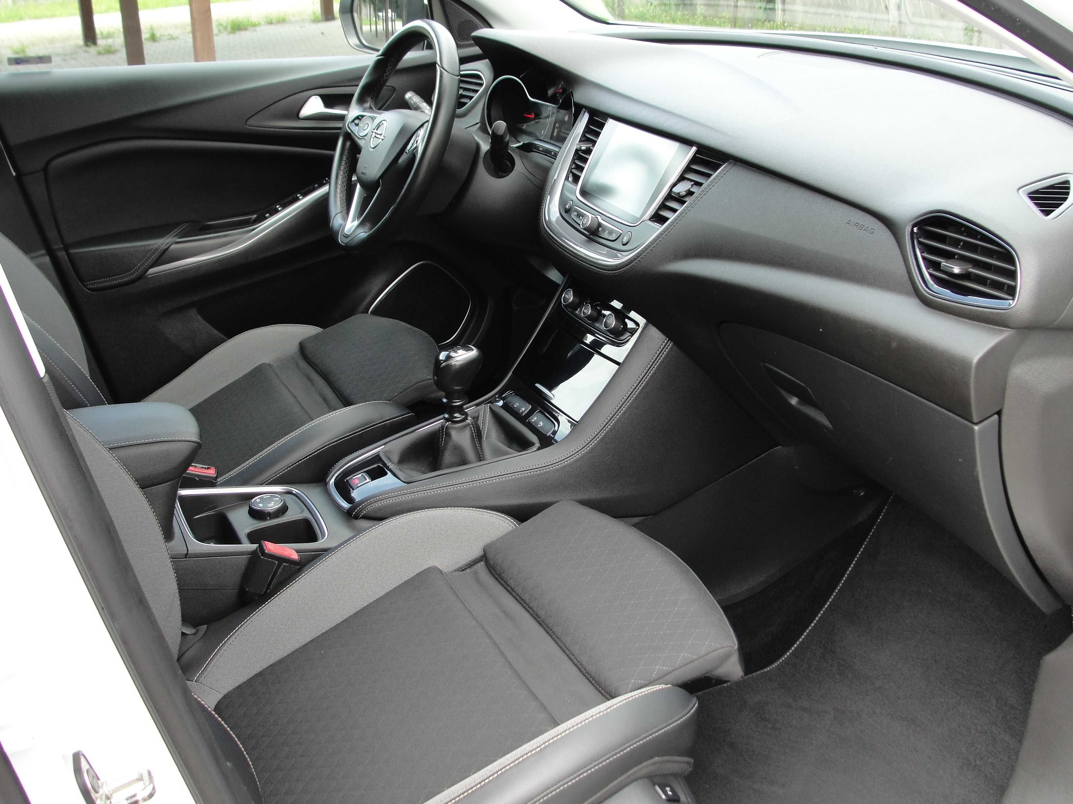 Biały Opel Grandland X 1.2 TURBO navi*2xpdc*sporty*ledy