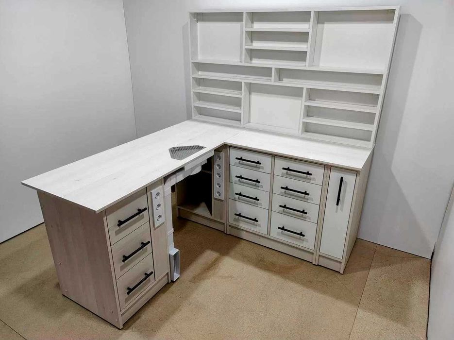 Кухни под заказ Кухні під замовлення Корпусні меблі