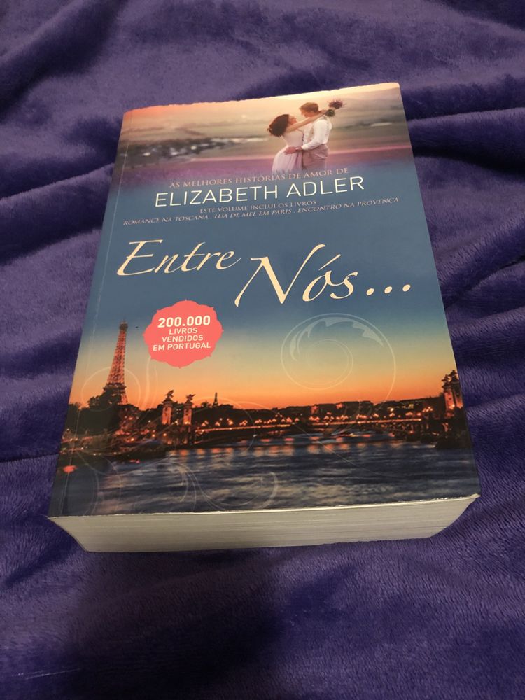 Livro “Entre Nós” de Elizabeth Adler