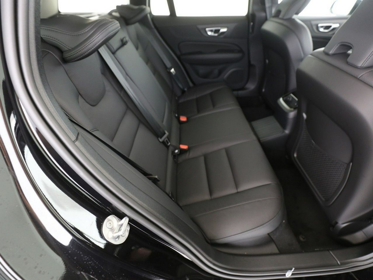 Volvo V60 T6 AWD Plus Dark Hybryda Plug-In