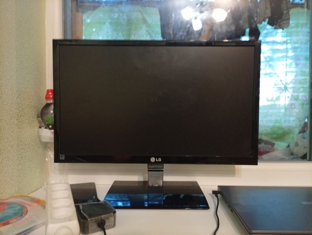 Монитор LG 21.5 диагональ