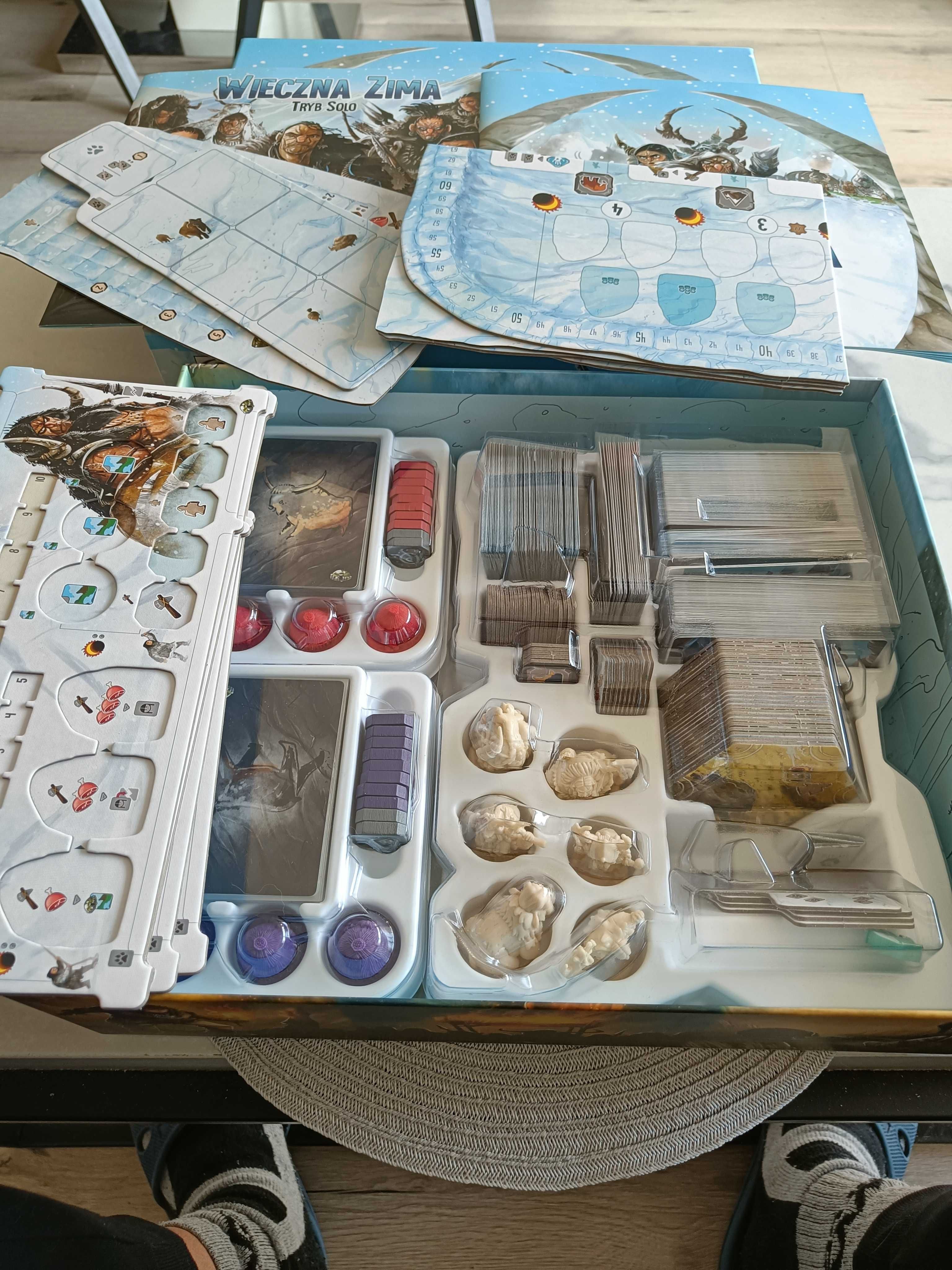Wieczna zima + 2 dodatki + koszulki +4 minidodatki