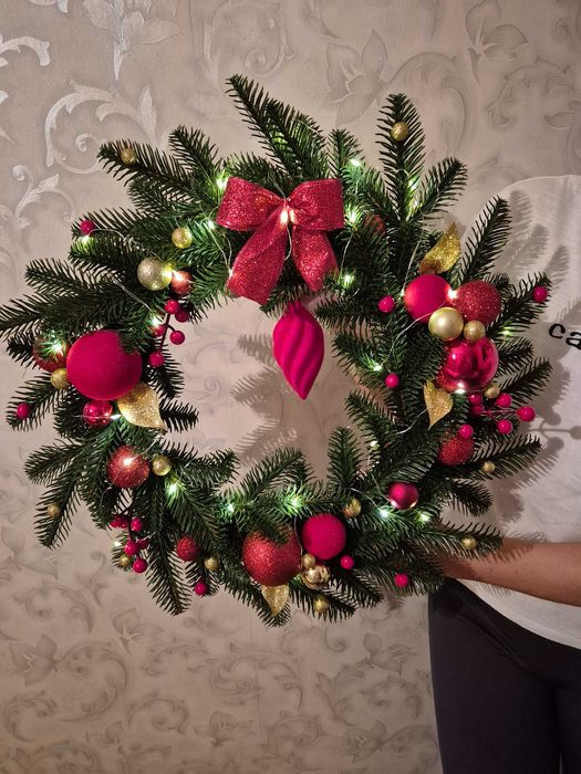 Різдвяний червоний вінок “Вогняне свято”