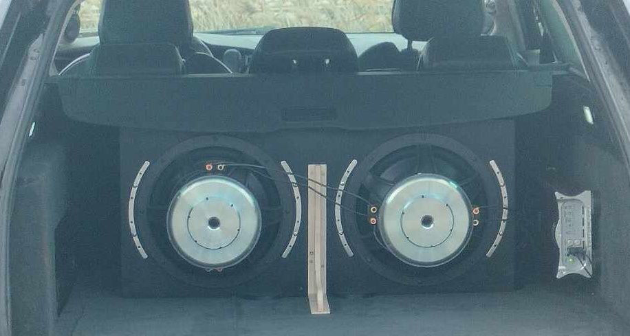 Sprzedam 2xsubwoofer xcelsus xxs12 plus xcelsus magma 2200.1d