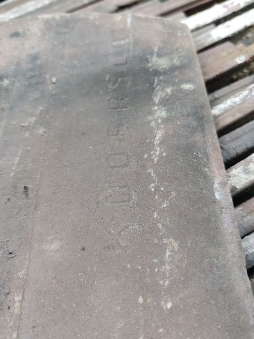 KODERSDORF Zabytkowa niemieckia dachówka ceramiczna karpiówka Kodersdo