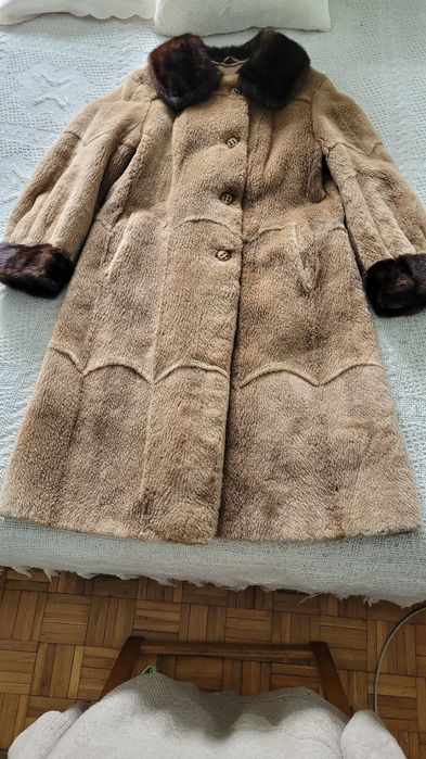 futro norki. Piękny płaszcz