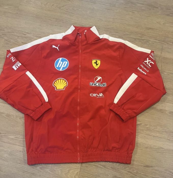 Casaco Ferrari vermelho