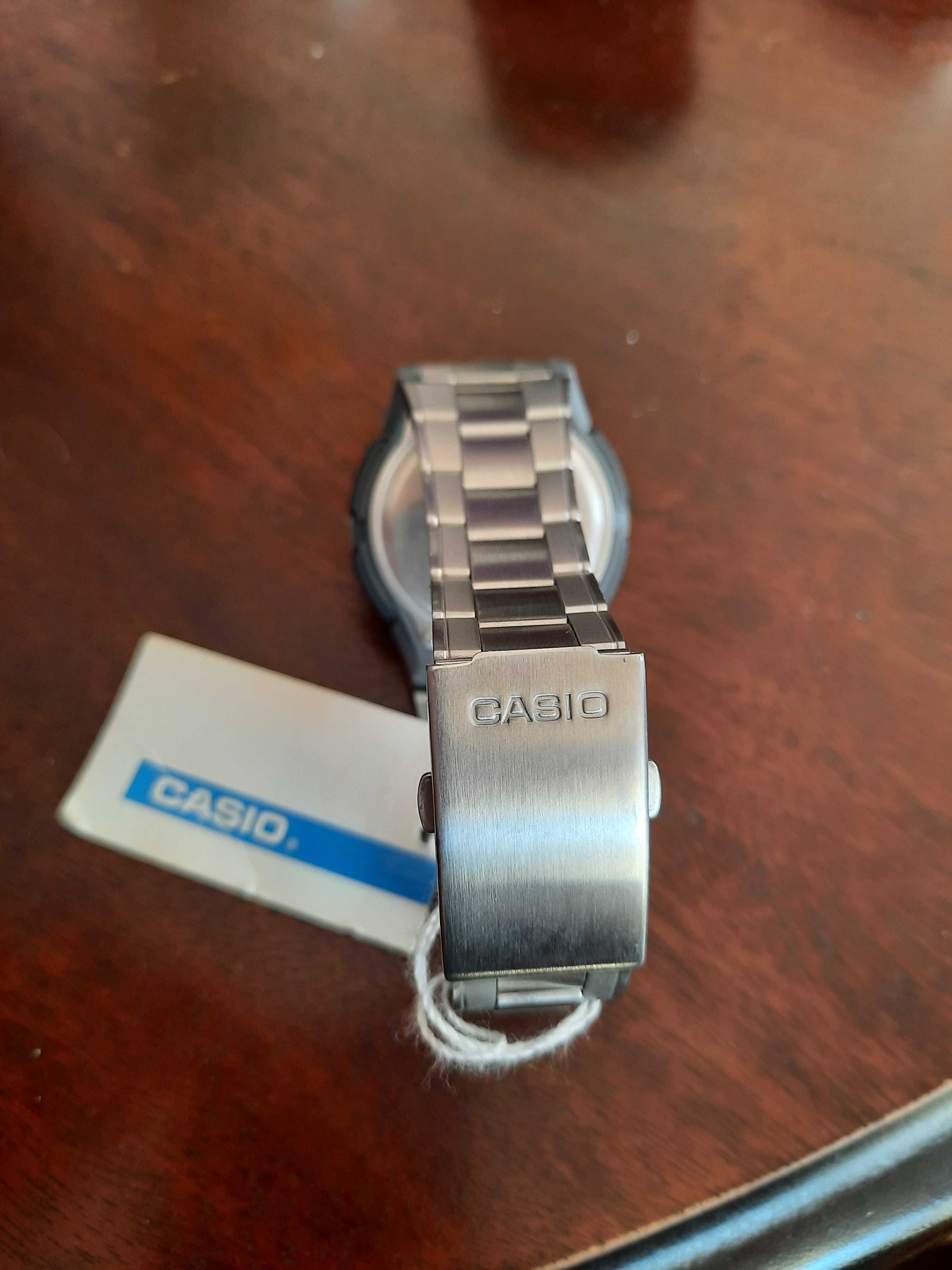 Zegarek Casio Quartz Silver-tone 40mm